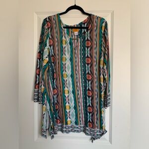 Geometric Print Keyhole Neckline Tunic
